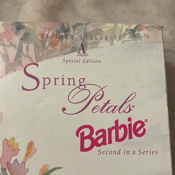 NRFB Vintage AVON ~ Spring Petals Barbie 💐 - Picture 6 of 12